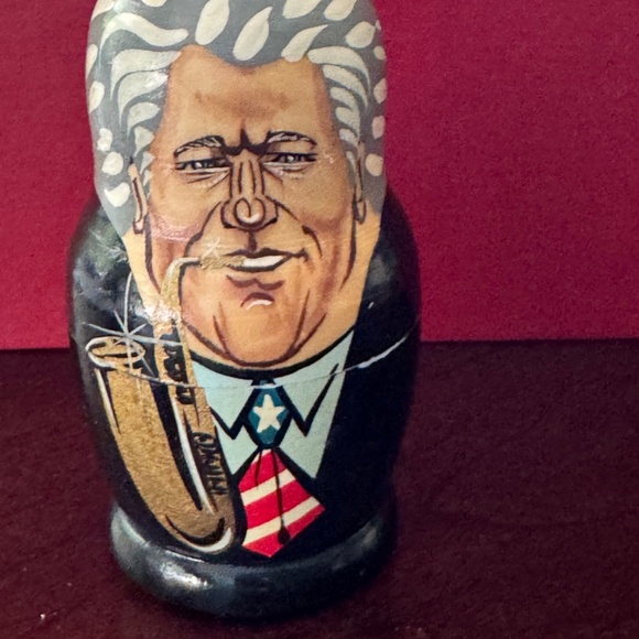 Bill Clinton Matryoshka Nesting Dolls inspired by Bill Clinton & Monica Lewinsky - Picture 2 of 7